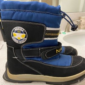 Snow boots Nautica size 5
